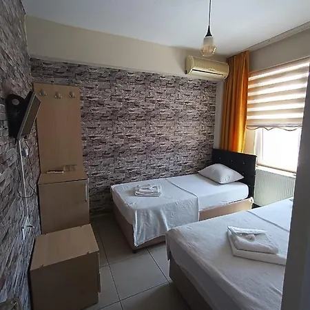 22 Ξενοδοχείο *